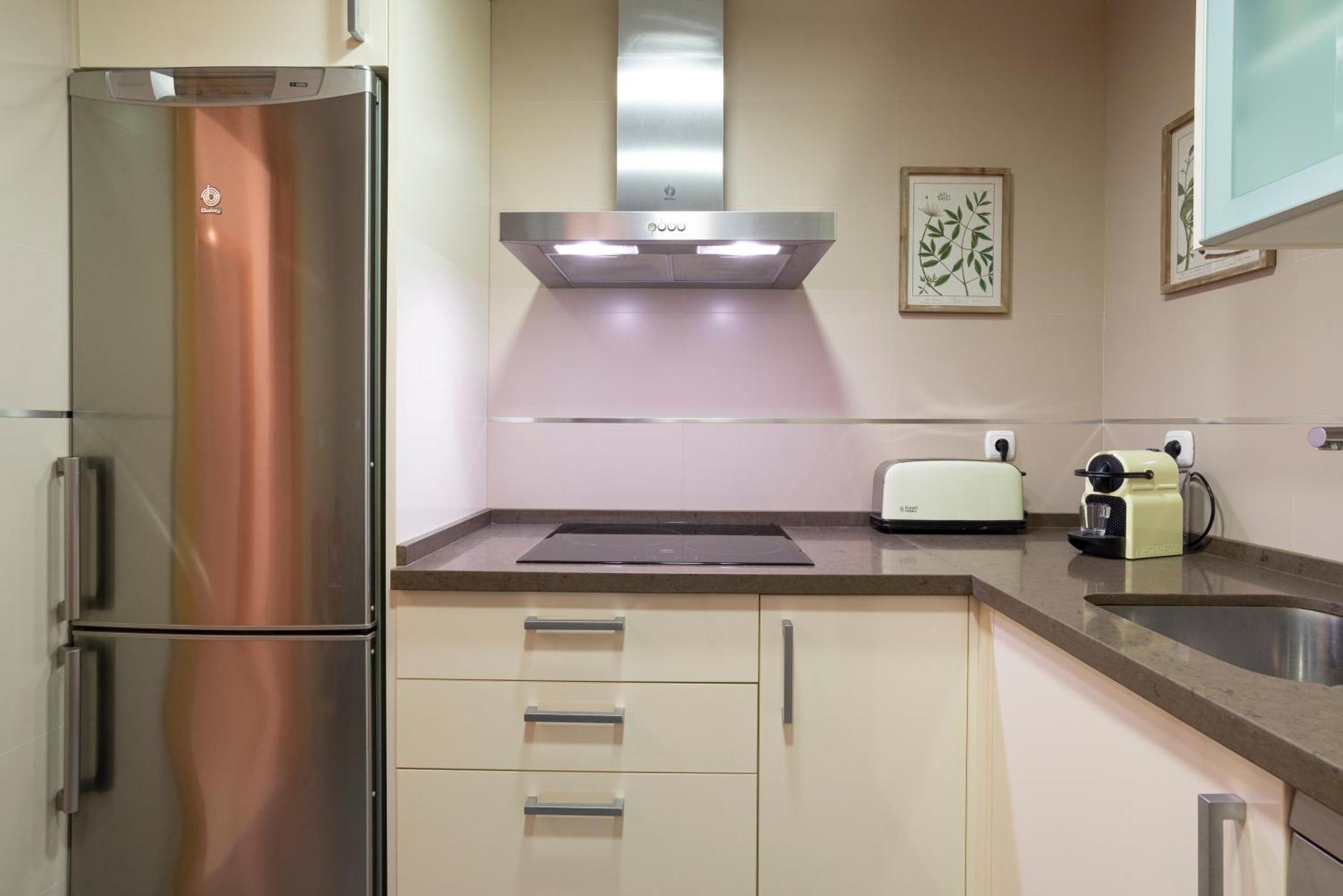 Apartment & Pool In Malaga City Center Luaran gambar